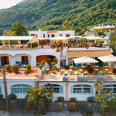 Poggio Aragosta & Hotel 4*