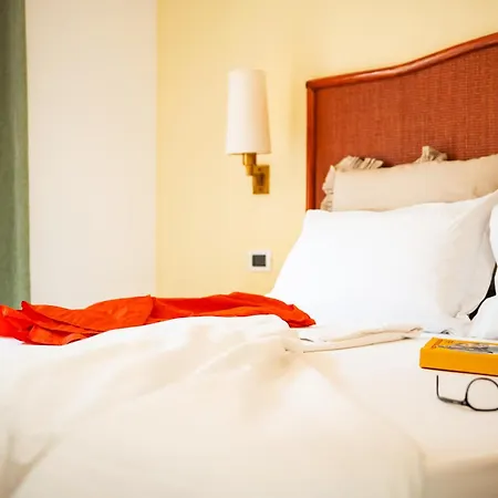 Hotel Poggio Aragosta & 4*
