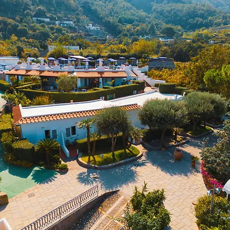 Poggio Aragosta & 4*