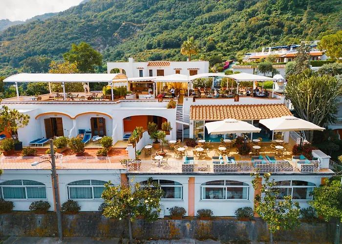 Poggio Aragosta & Hotel 4*